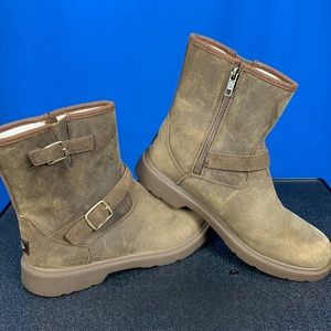 UGG boots brown oil rubbed